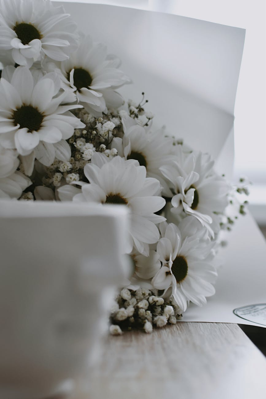 Photo by Darya Grey_Owl on <a href="https://www.pexels.com/photo/flower-arrangement-on-a-wedding-17330157/" rel="nofollow">Pexels.com</a>